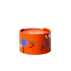 Stängd burk ekologisk bivaxsalva med apelsindoft från Gustaf & Linnea i orange design med blommor och bin